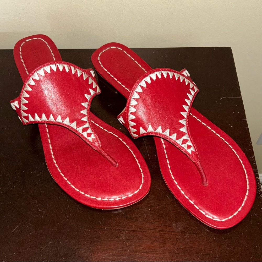 Bernardo Gabi Slip On Slide Thong Embroidered Shark Teeth Sandal Shoes - Picture 4 of 16